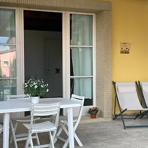 Teresa & Adele, 2 Km Dal Mare, 2 Bagni, Giardino Recintato, Wifi, Posto Auto , Cecina (Livorno) Italia
